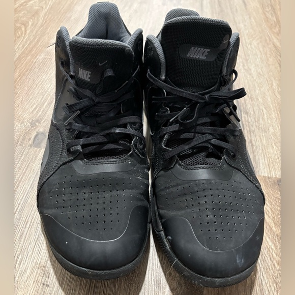 Men’s size 14 Nikes. - Picture 5 of 6